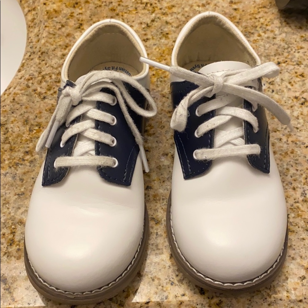 Gently used footmates shoes